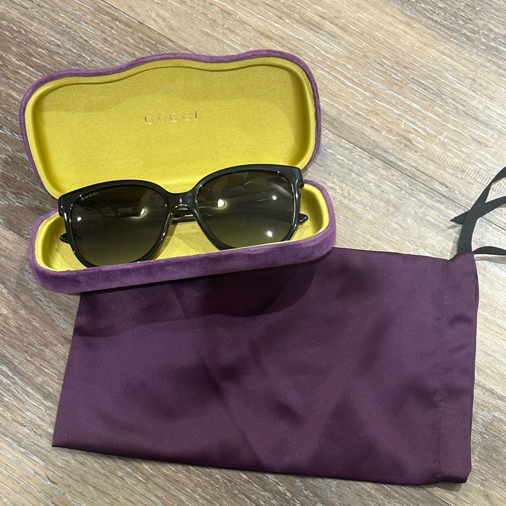 Gucci Sunglasses with case and dust bag